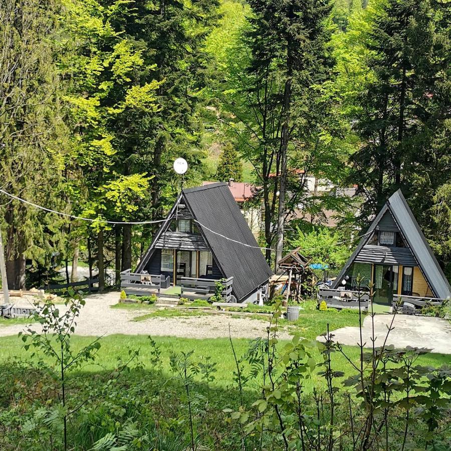 Lodge Osada Pod Beskidem- Chatki Caloroczne *