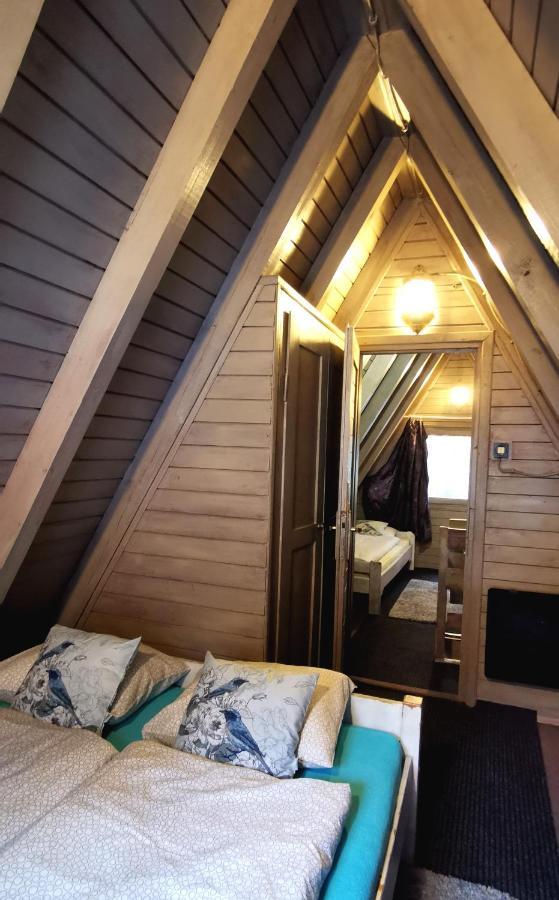 Lodge Osada Pod Beskidem- Chatki Caloroczne *