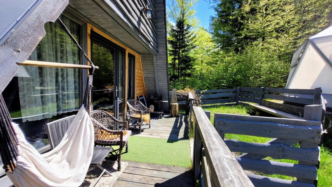 Lodge Osada Pod Beskidem- Chatki Caloroczne