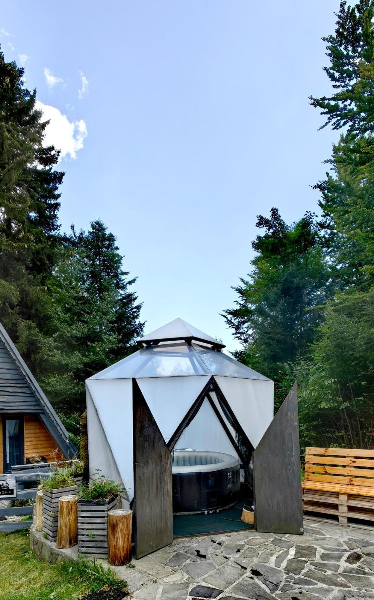Lodge Osada Pod Beskidem- Chatki Caloroczne Szczyrk