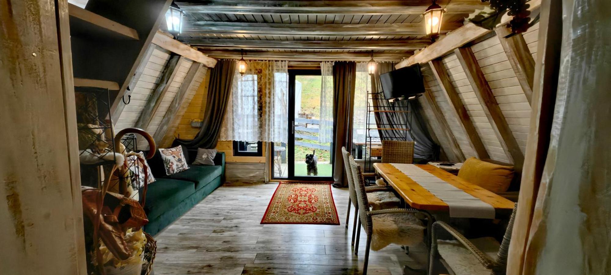 Osada Pod Beskidem- Chatki Caloroczne Lodge