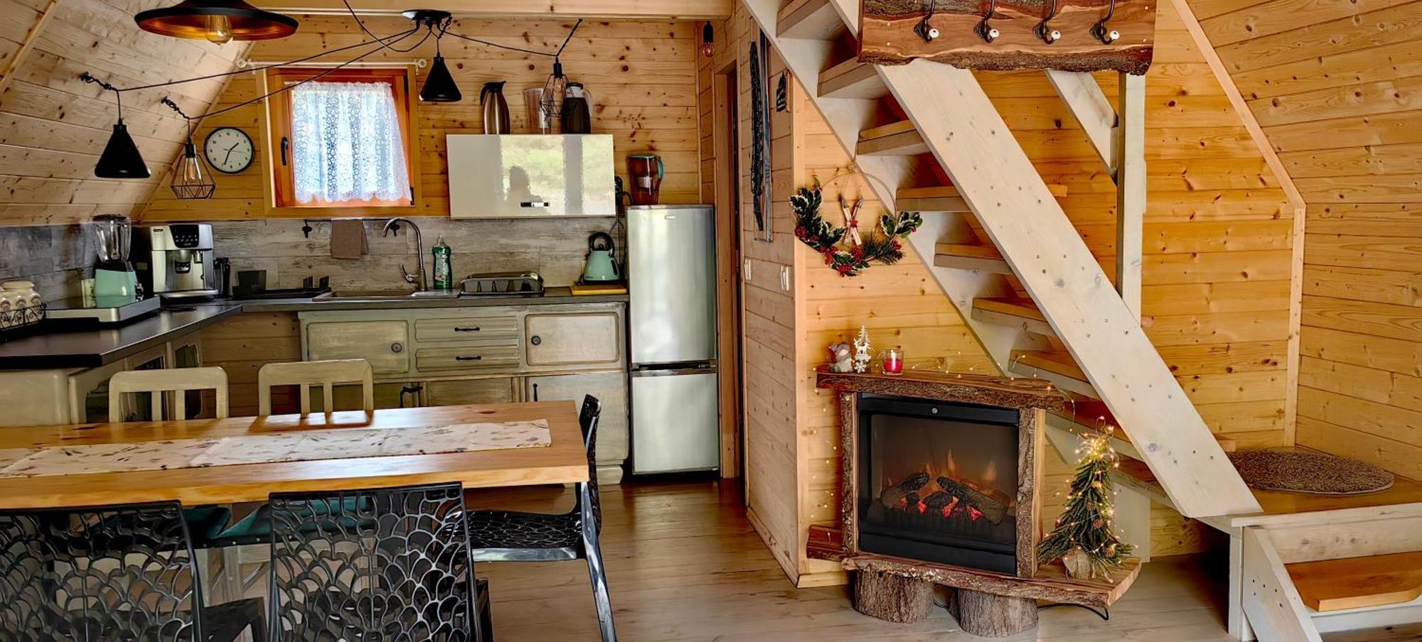 Lodge Osada Pod Beskidem- Chatki Caloroczne