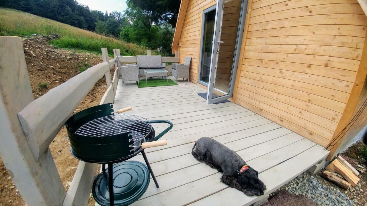Lodge Osada Pod Beskidem- Chatki Caloroczne