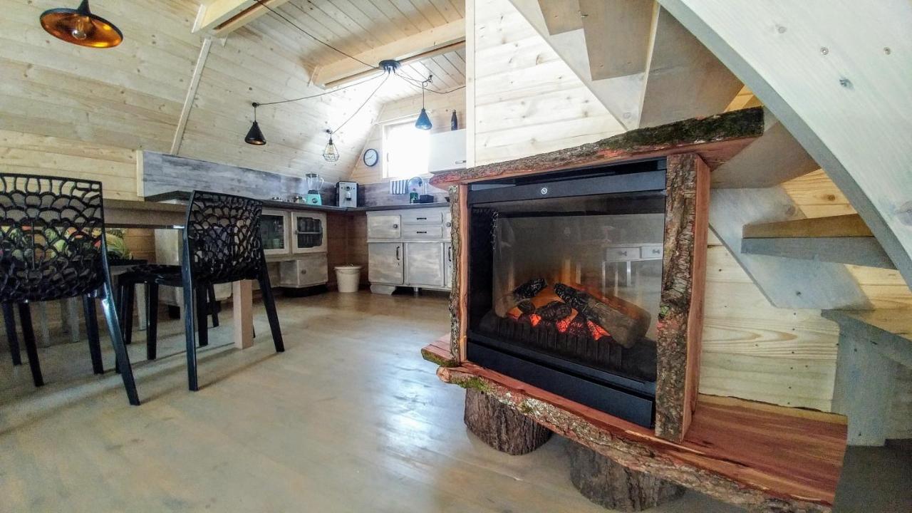 Lodge Osada Pod Beskidem- Chatki Caloroczne *