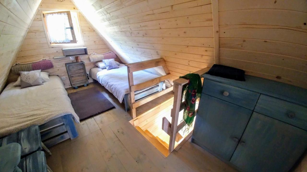 Osada Pod Beskidem- Chatki Caloroczne Lodge *