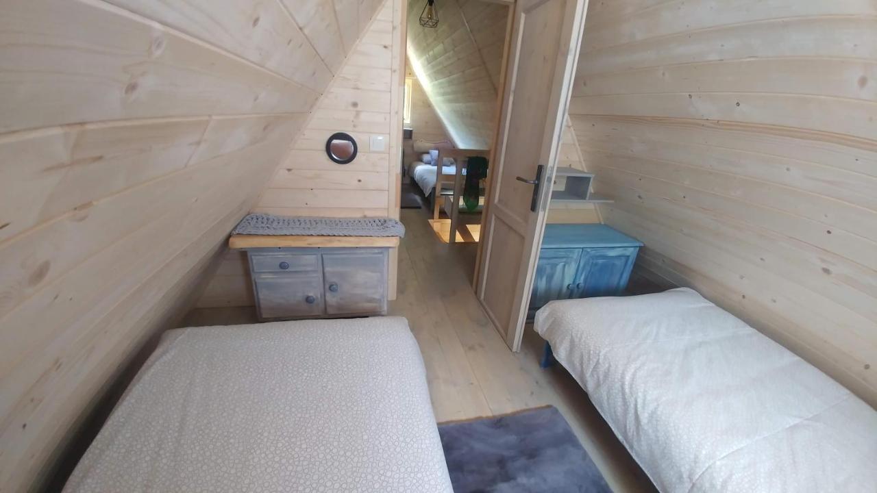 Osada Pod Beskidem- Chatki Caloroczne Lodge